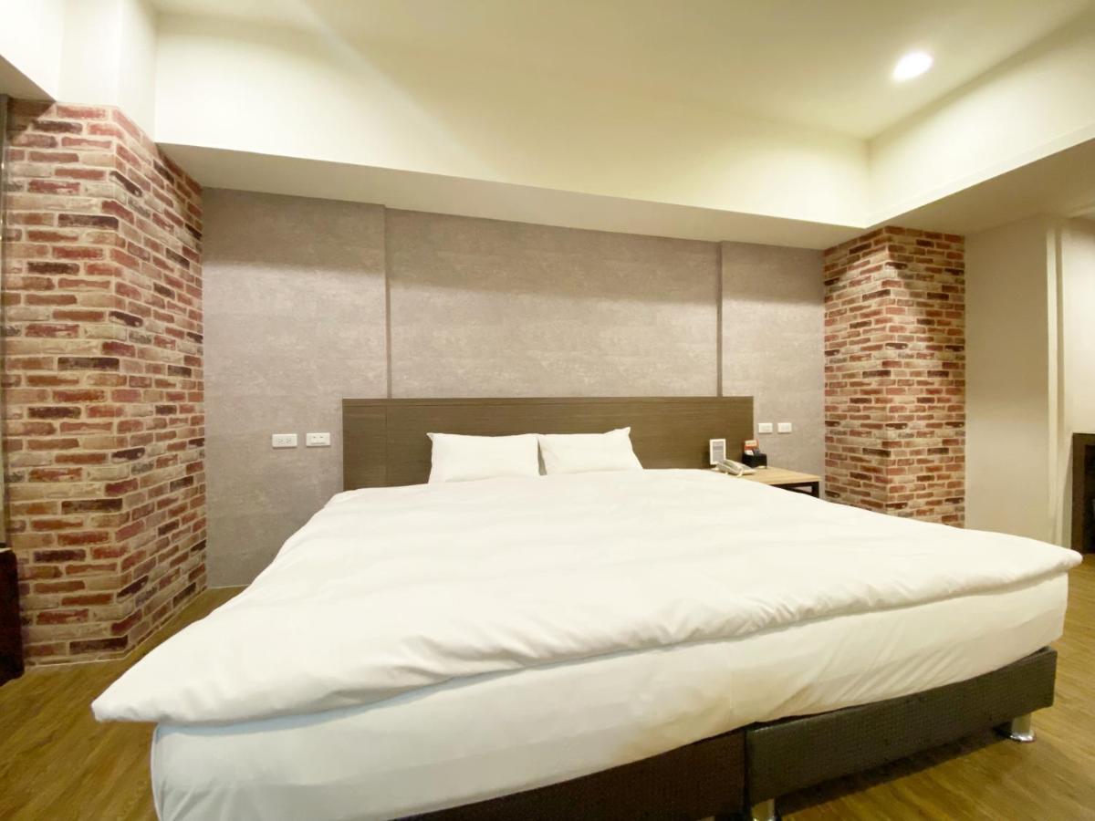 Taichung Old F Hotel Exterior photo