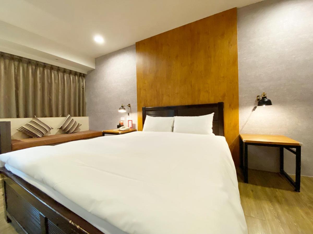 Taichung Old F Hotel Exterior photo