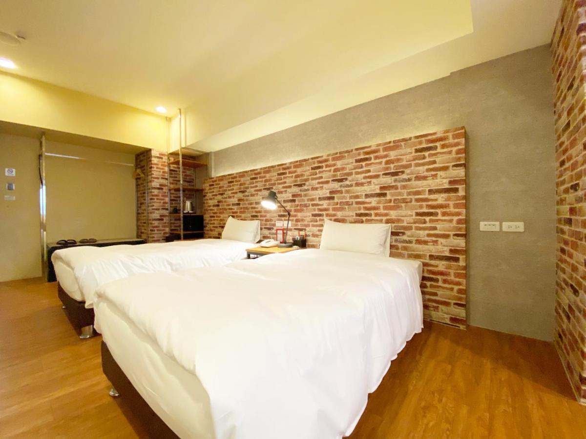 Taichung Old F Hotel Exterior photo